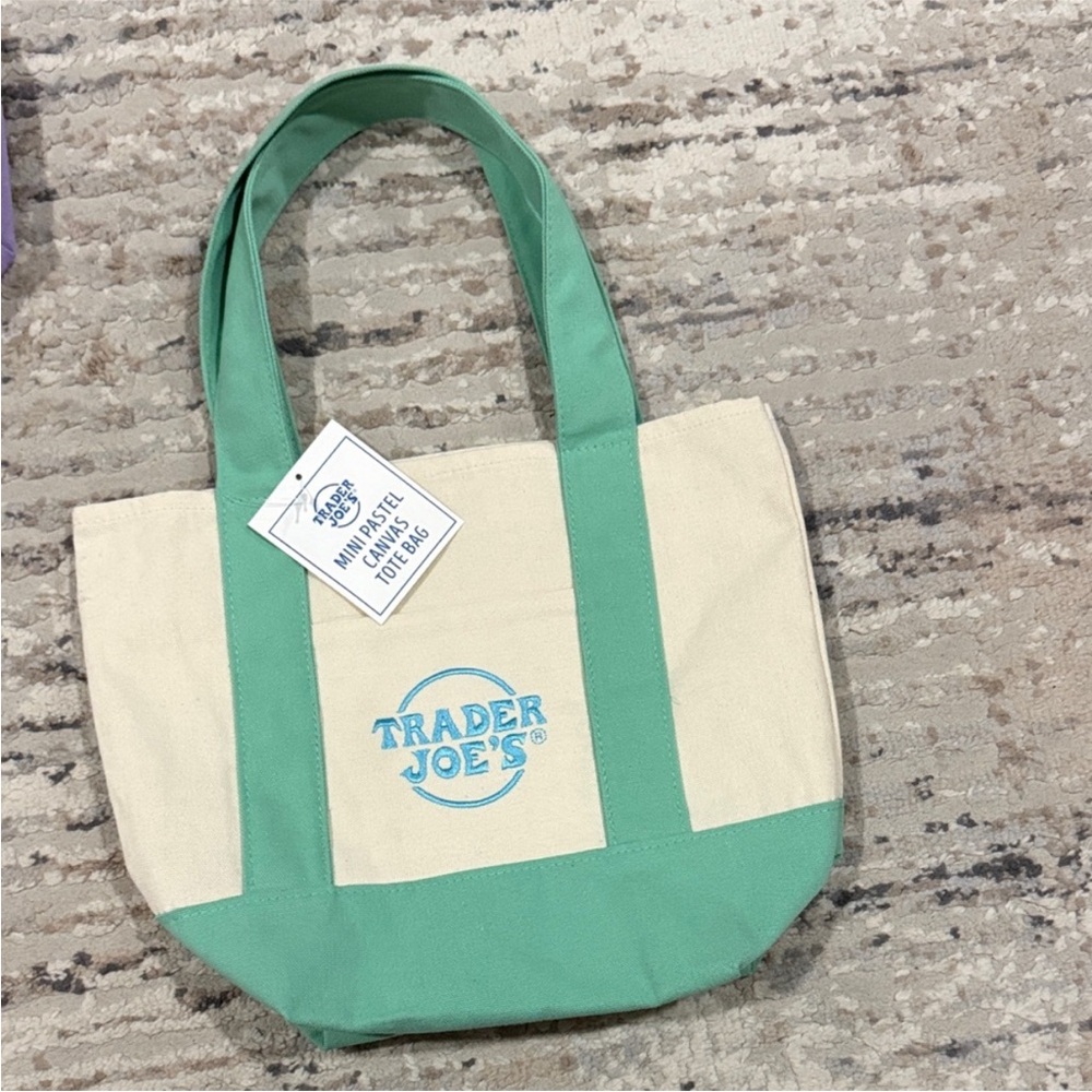 💚Trader Joe's green mini pastel tote bag